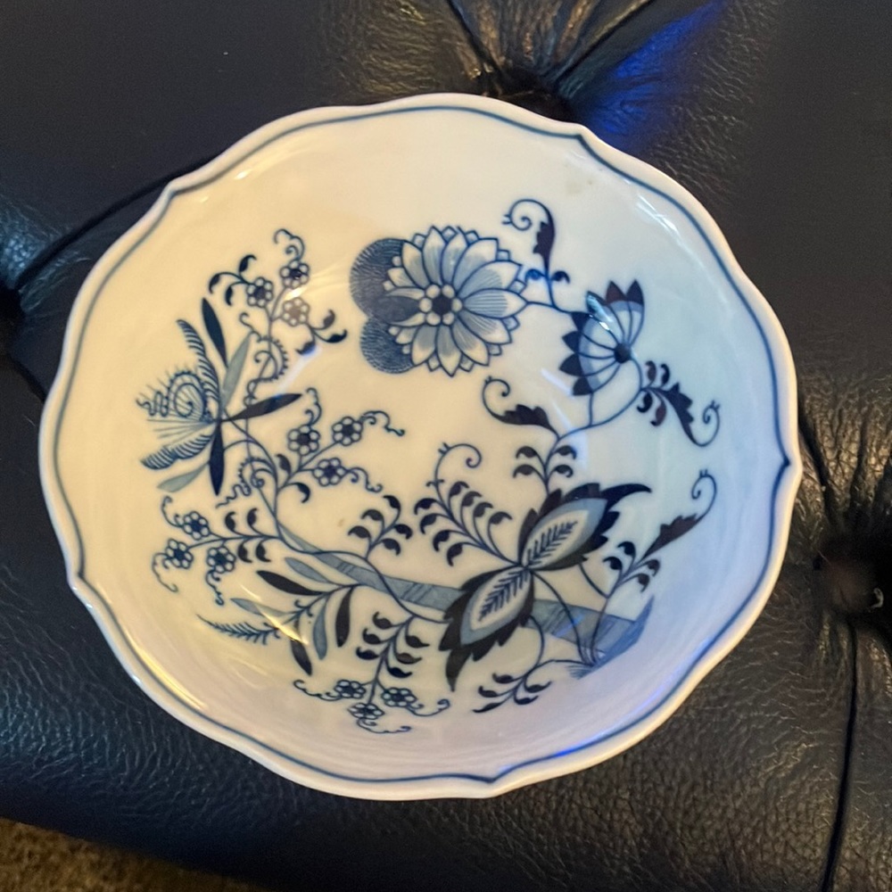 Blue Danube collector bowl. Japan